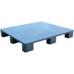 closed deck stackable plastic pallet