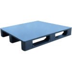 closed deck stackable plastic pallet