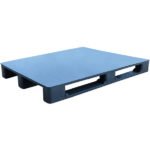 closed deck stackable plastic pallet